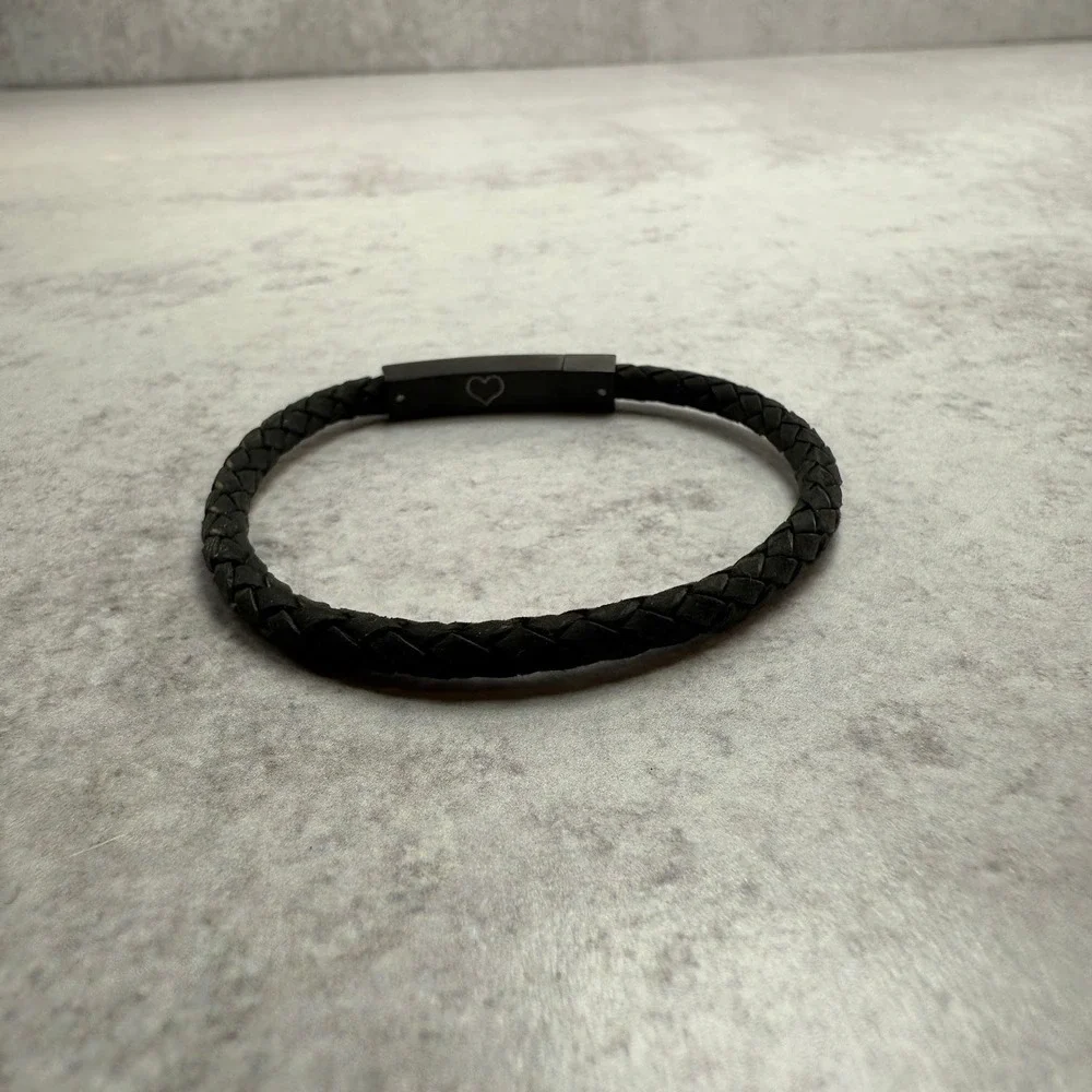 The Steel Shop Leather Bracelet Unisex Black 4MM 7 Inches Heart‎ Engraving New